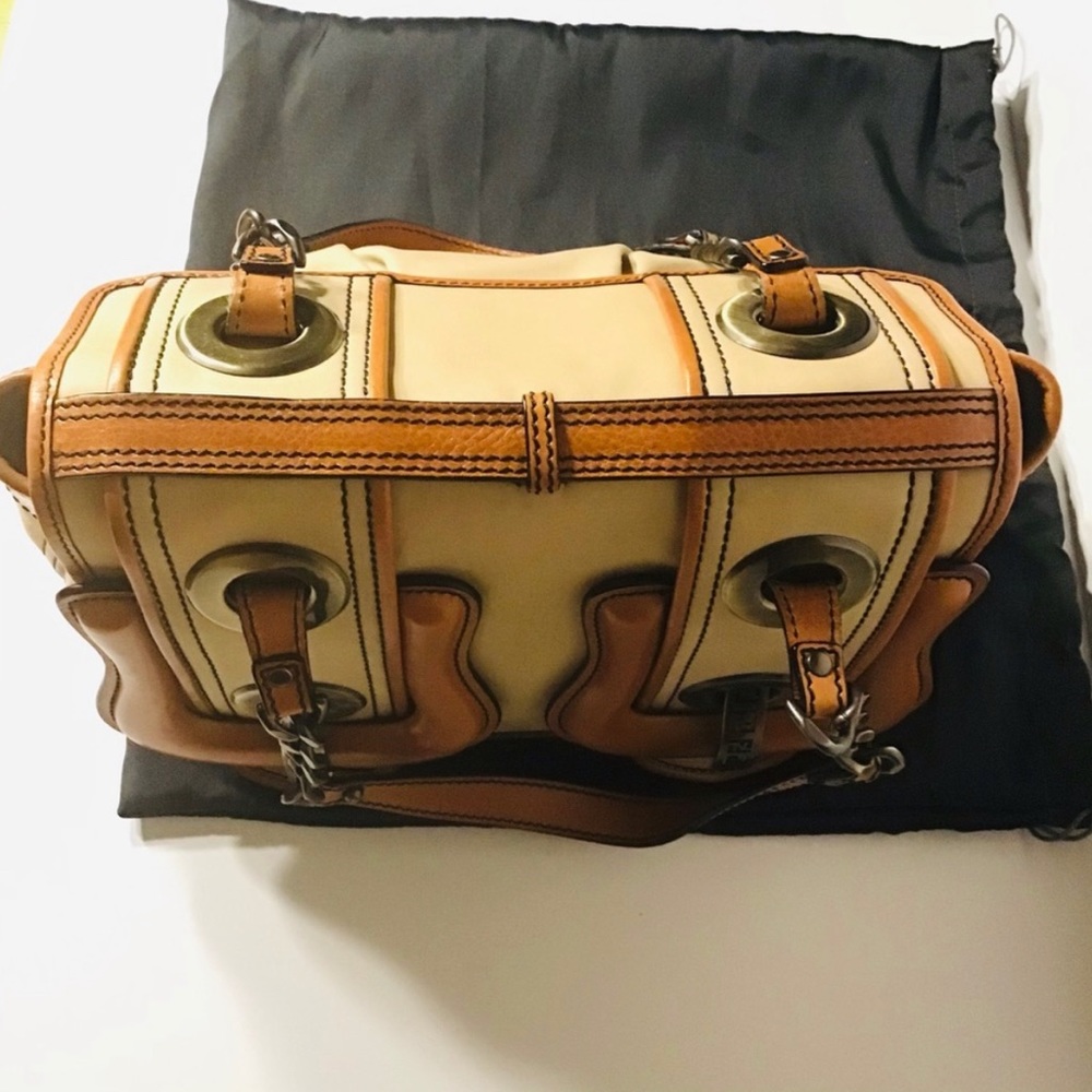 💼 Fendi Catene B Bag 💼 - Picture 6 of 14